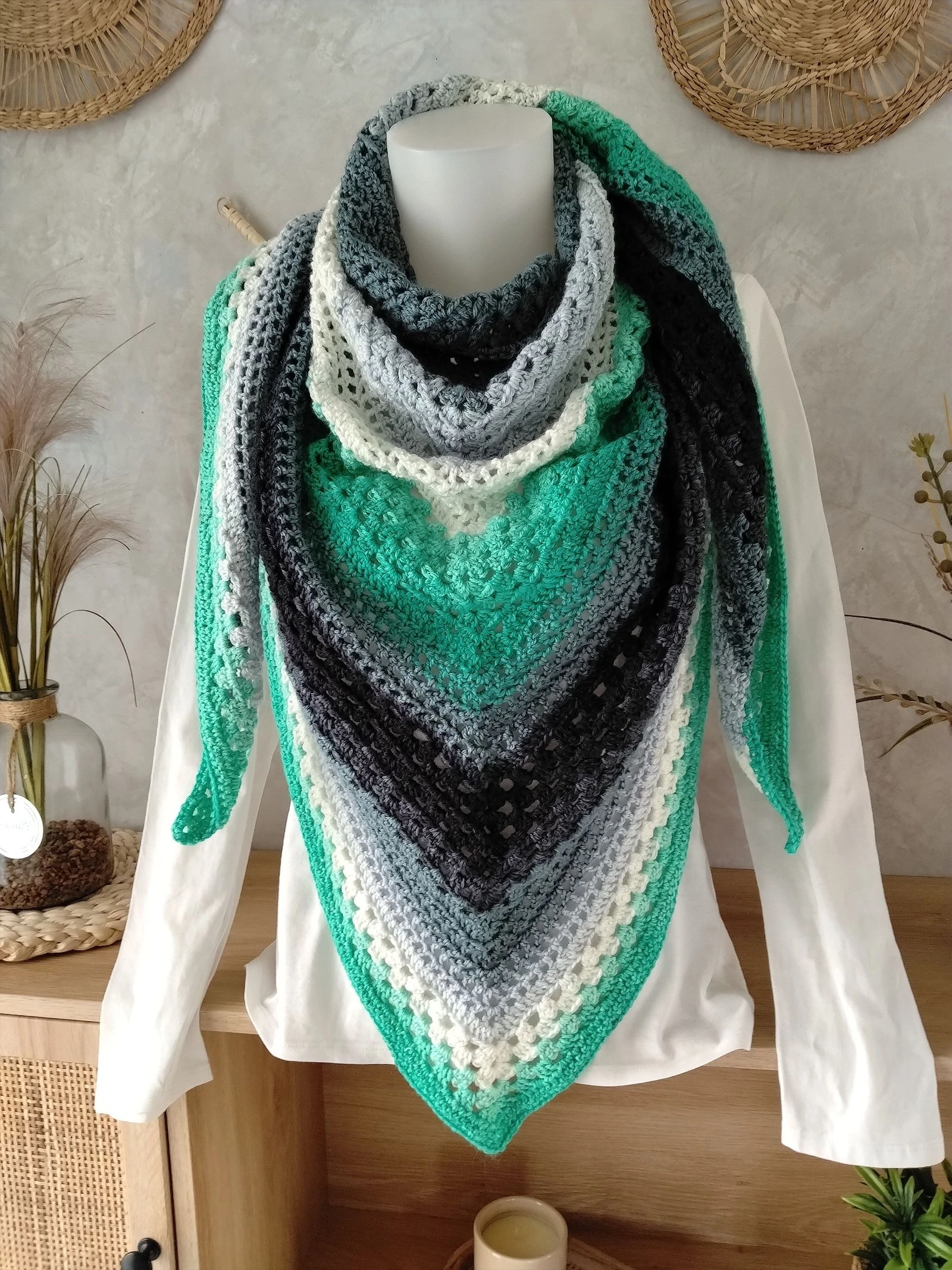 🧶 Xale / Lenço Feito à Mão com Crochê – Nuances Esmeralda & Cinza – photo 6